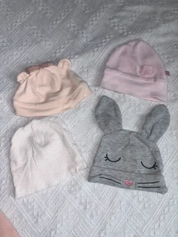 Lot bonnet naissance