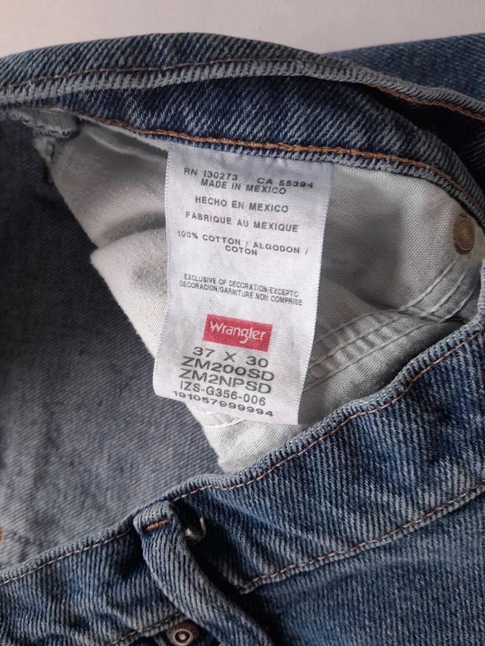 Jean wrangler large et court 37×30 - photo numéro 5