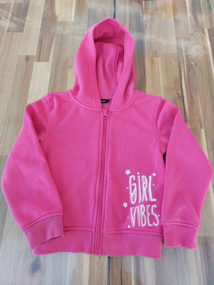 Gilet avec capuche rose