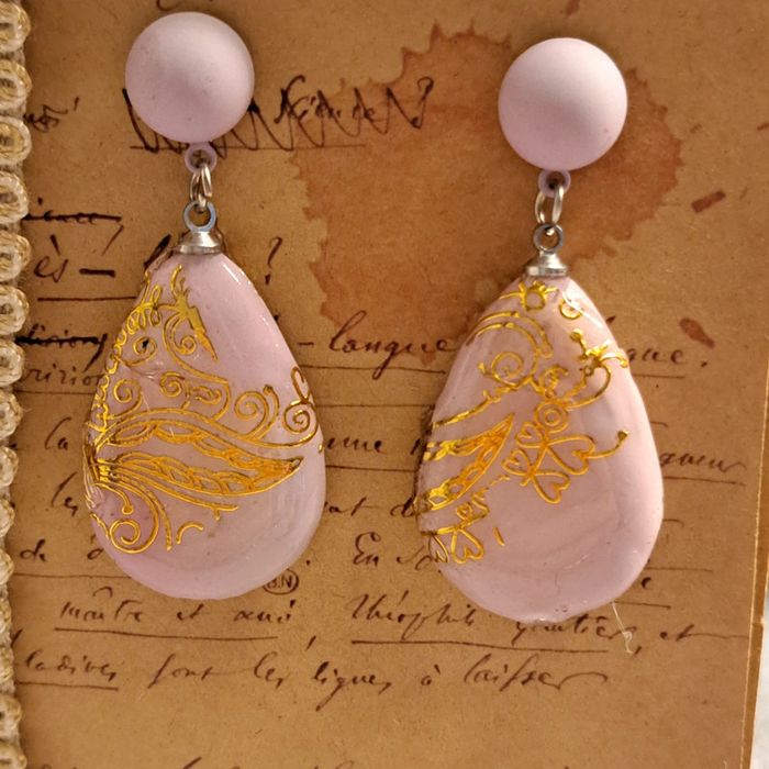 Boucles d'oreilles pendante rose et doré - photo numéro 7