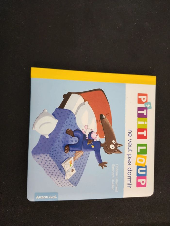 Livre p'tit loup ne veut pas dormir auzou enfant