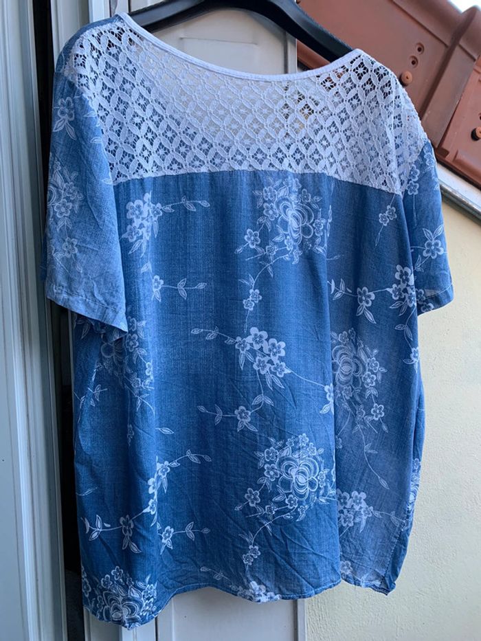 Tee-shirt bleu, jolie dentelle taille 42/44 - photo numéro 2