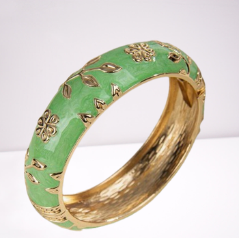 Bracelet émaillé vert avec décors floraux dorés