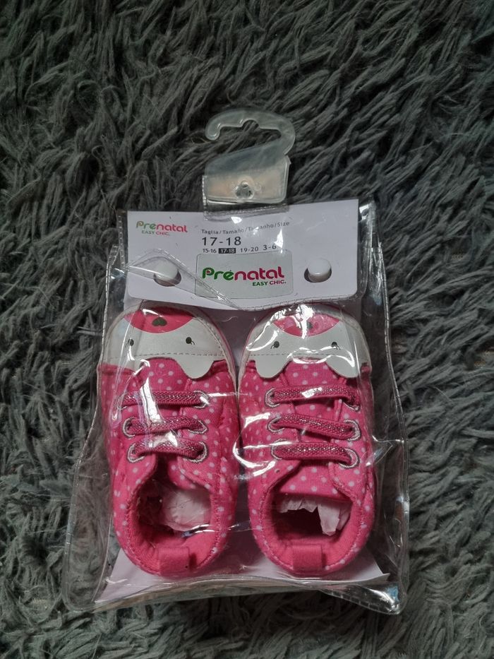 Chaussure fuchsia à pois blanc pointure 17-18