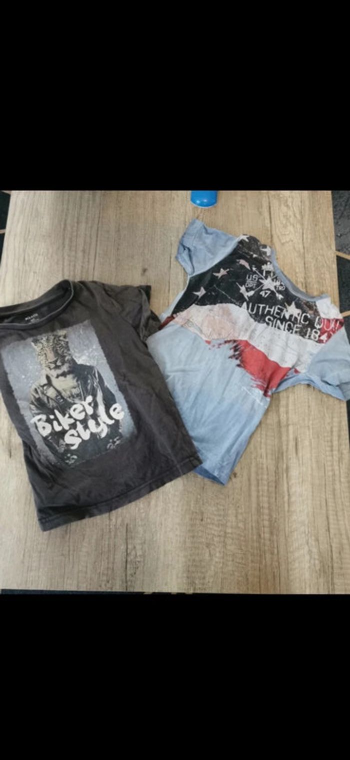 Lot 2 tee shirt 4 ans