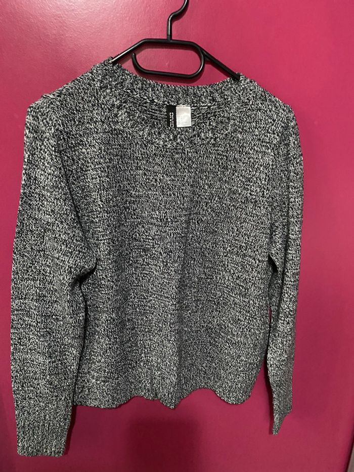 Pull court mélange de noir et blanc