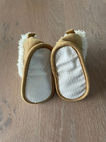 Chaussures / chaussons taille 3 mois