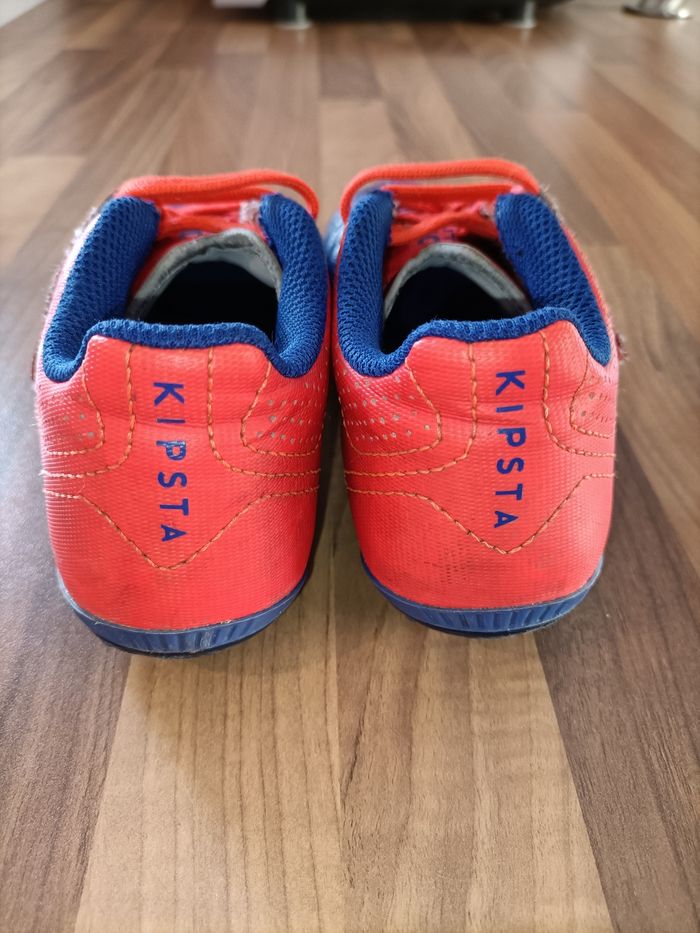 Crampons chaussures foot kipsta 30 bleu et orange - photo numéro 4