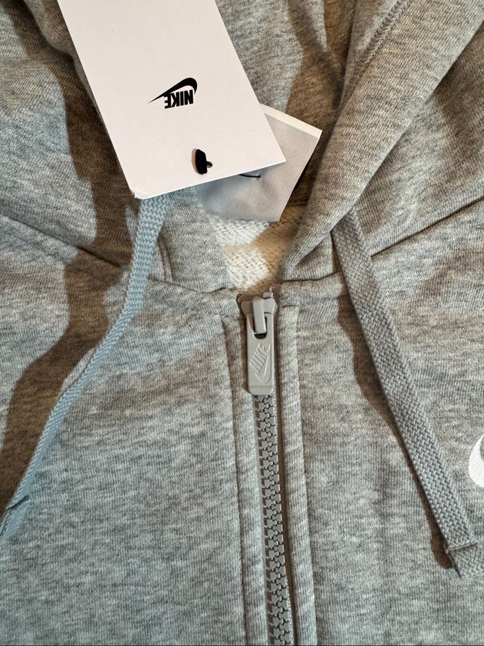 Sweat-shirt gris - photo numéro 3