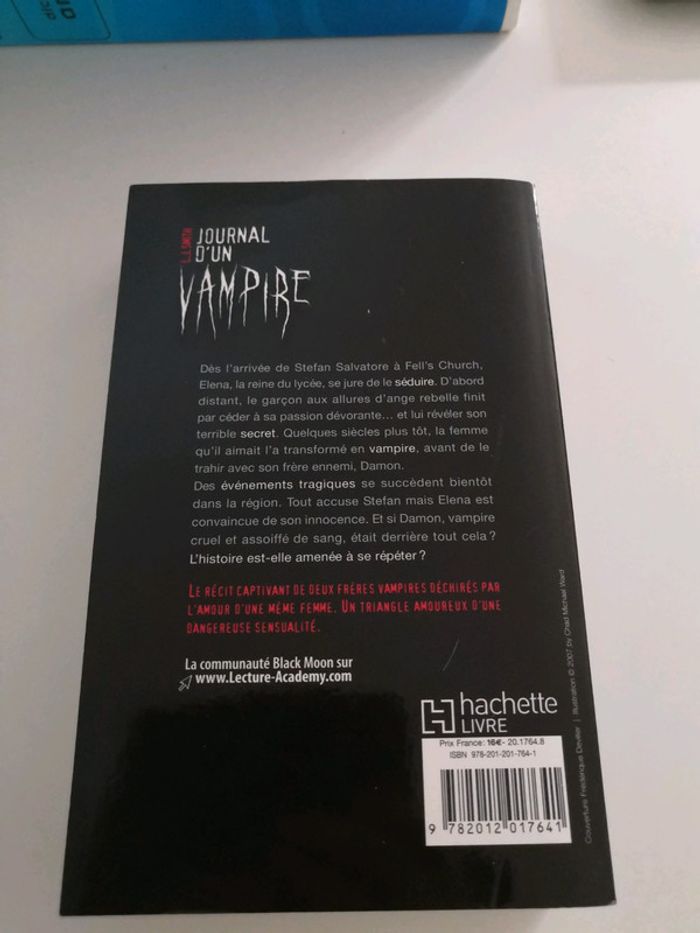Livre journal d un vampire L.J.Smith neuf - photo numéro 2