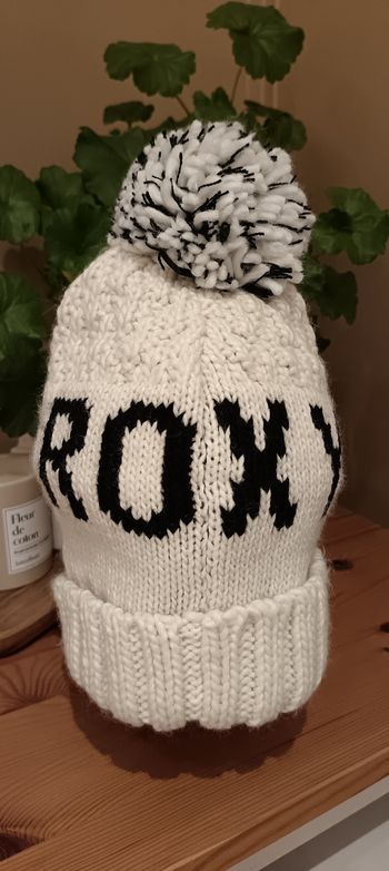 Bonnet blanc/noir Roxy Tonic