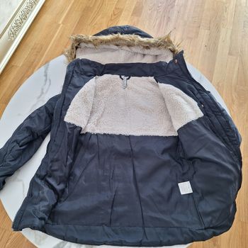 Doudoune à capuche taille 8 ans