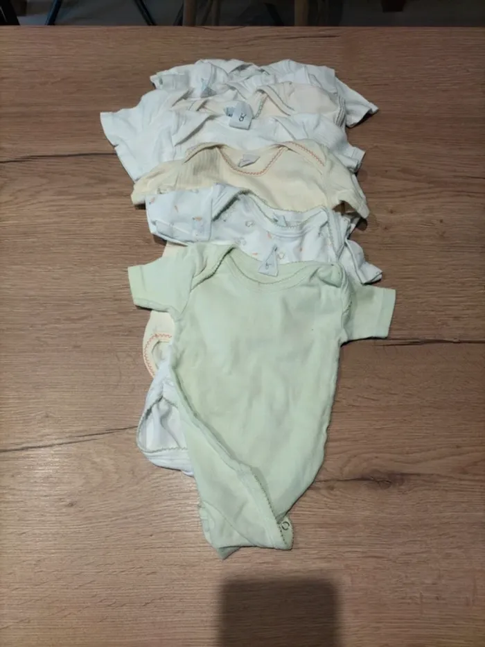 Lot de 16 bodys 3/6 mois ML et MC - photo numéro 3