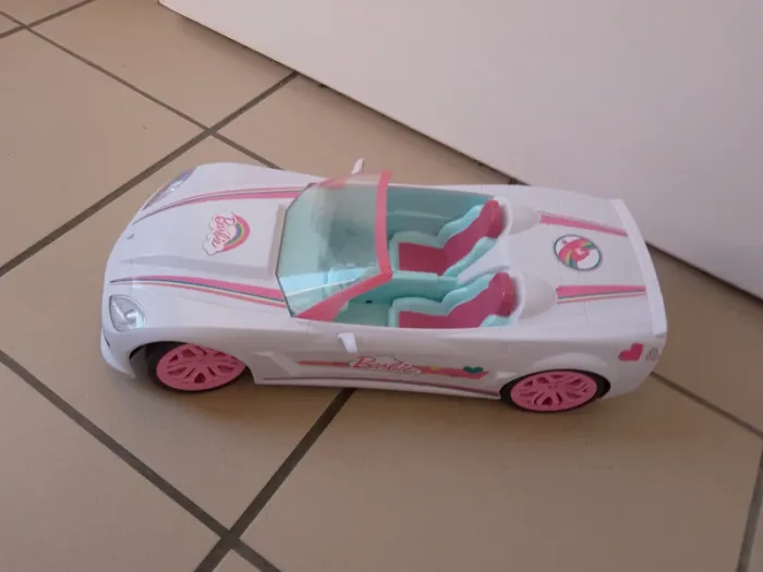 Voiture blanche pour Barbie - photo numéro 2