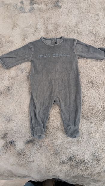 Pyjama Kiabi taille 3 mois