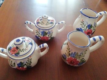 Dînette en porcelaine