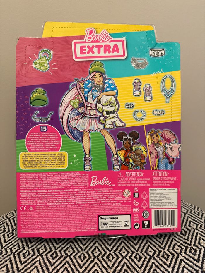 Mattel - Barbie Extra poupée articulée aux Cheveux Roses et Bleus - photo numéro 2