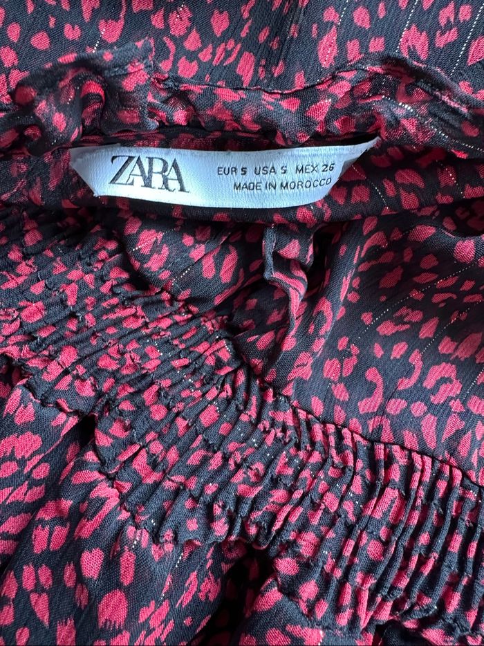 Robe Zara fluide a volants Imprimé - Taille S - parfait état - photo numéro 3