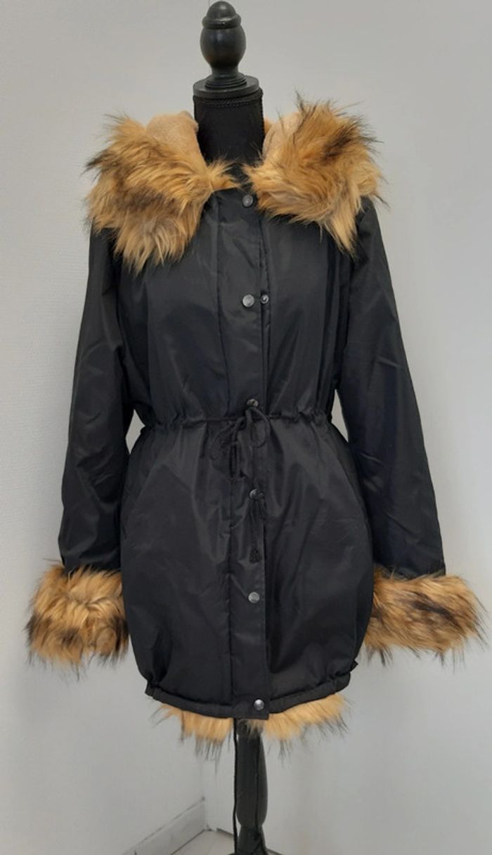 Très belle parka imperméable à capuche doublée fourrure synthétique - photo numéro 3