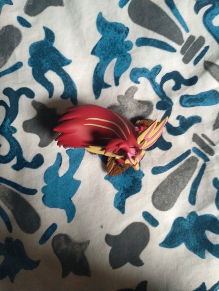 Figurine Pokémon Zamazenta shiny 2023 (neuve) - photo numéro 5