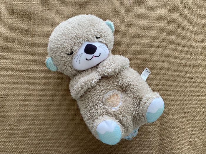 Peluche veilleuse Ma Loutre Câlins Fisher Price - photo numéro 2