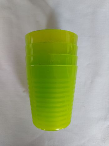 Verres en plastique 
