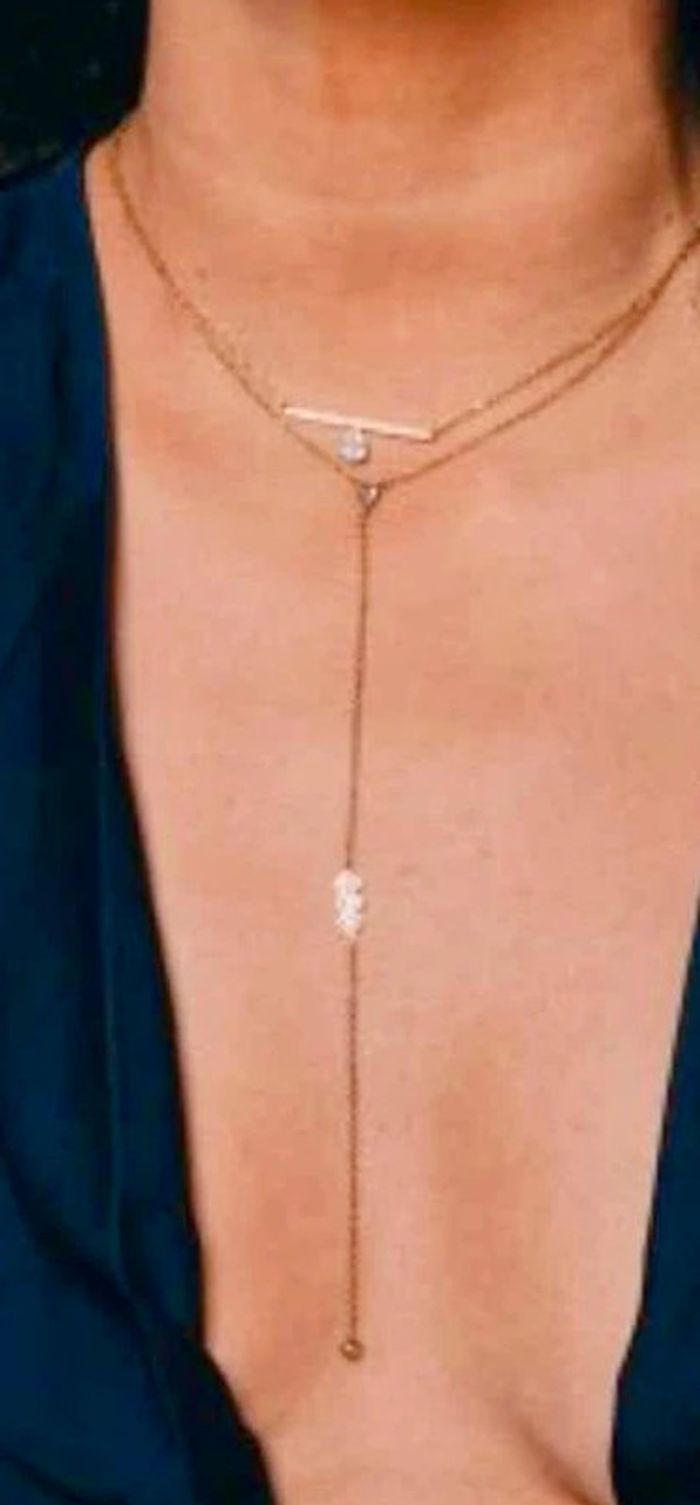 Collier sautoir fin V acier inoxydable or cristaux - photo numéro 4