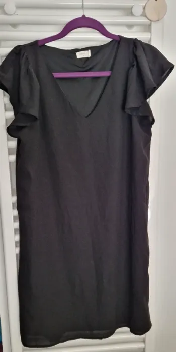 Robe noire manches courtes