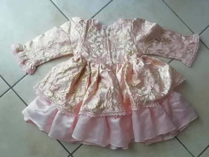 Robe de fêtes, Cérémonies, Mariages Taille 6 - 9 mois état neuve!! - photo numéro 3