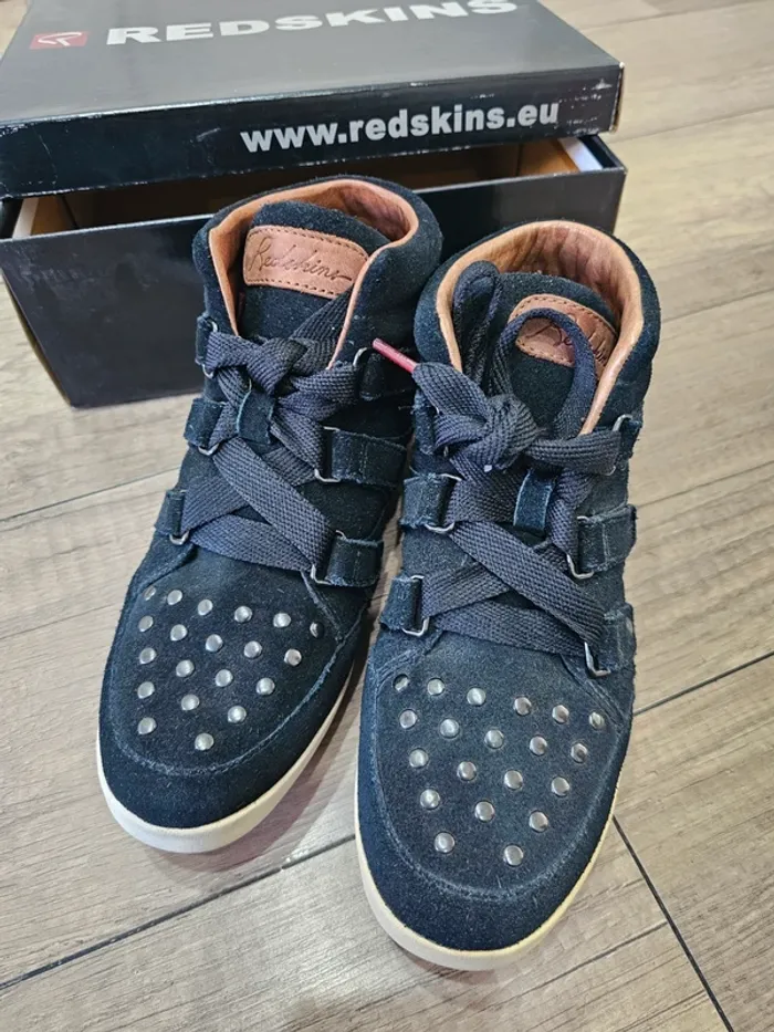 Très belles chaussures montantes,  femme, en cuir , noir, pointure 37, marque Redskins - photo numéro 3