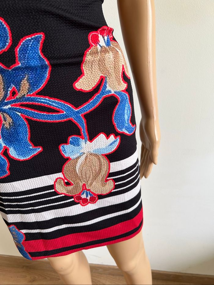 Robe noire et imprimée à manches courtes Desigual taille S TBE - photo numéro 4