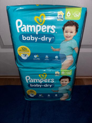 Maxi-Pack De 68 Couches Pampers  Baby-Dry Neuf Dans L’emballage Taille:6