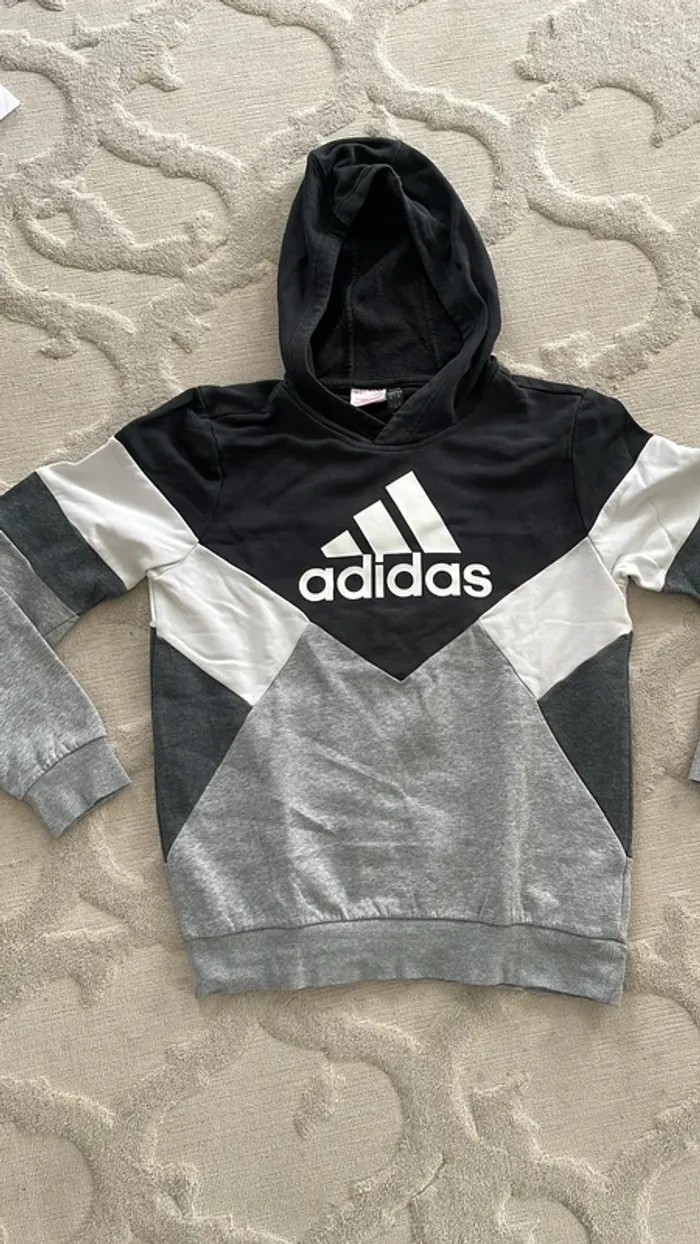 Sweat à capuche Adidas garçon – 13/14 ans – Style sportswear graphique ! - photo numéro 2
