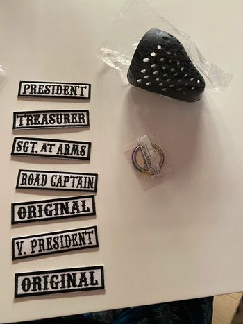 Lot étiquette de grade et masque Spiderman noir