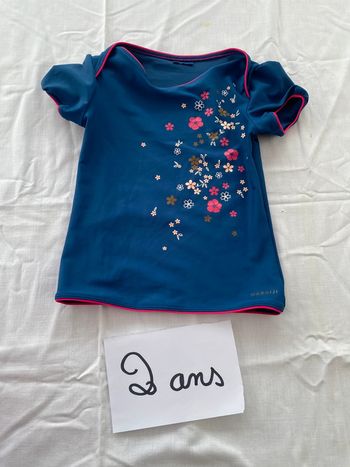 Très beau t-shirt anti-uv piscine soleil 2 ans
