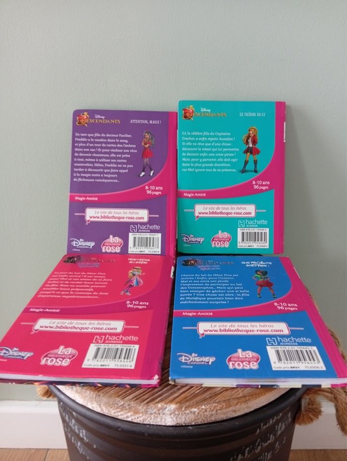 Lot bibliothèque rose « descendants » tome 1 à 10 - photo numéro 7