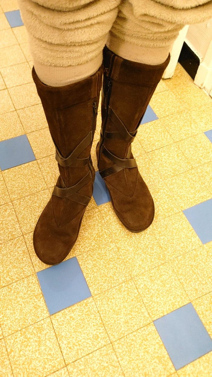 Bottes en cuir et caoutchouc - photo numéro 2