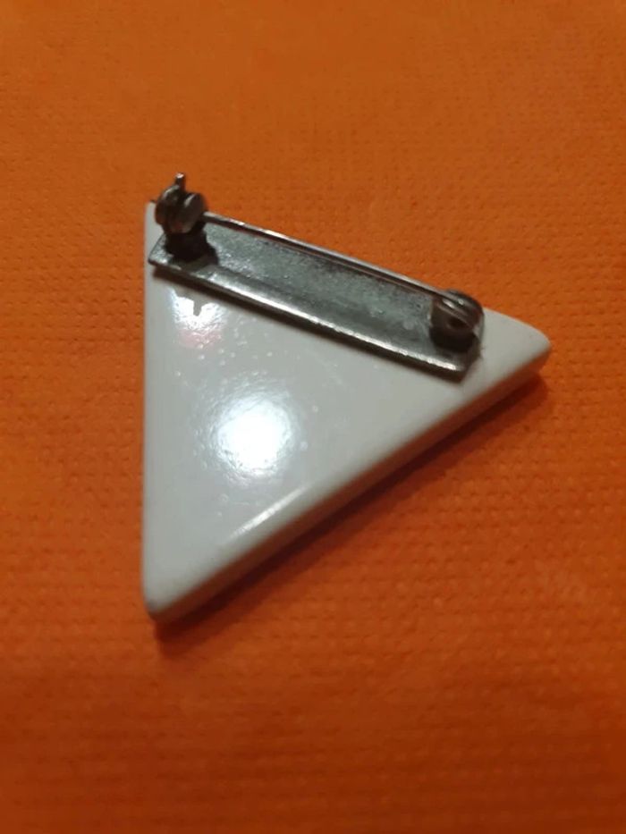 Broche triangle - photo numéro 2