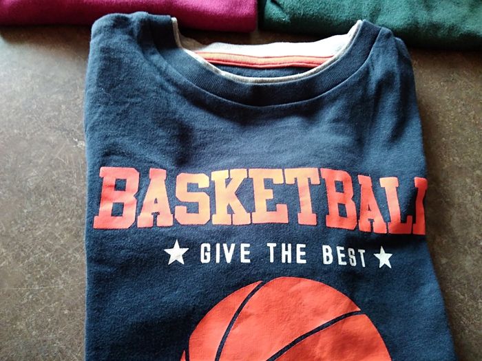 T. Shirt manches longues marine 5 ans