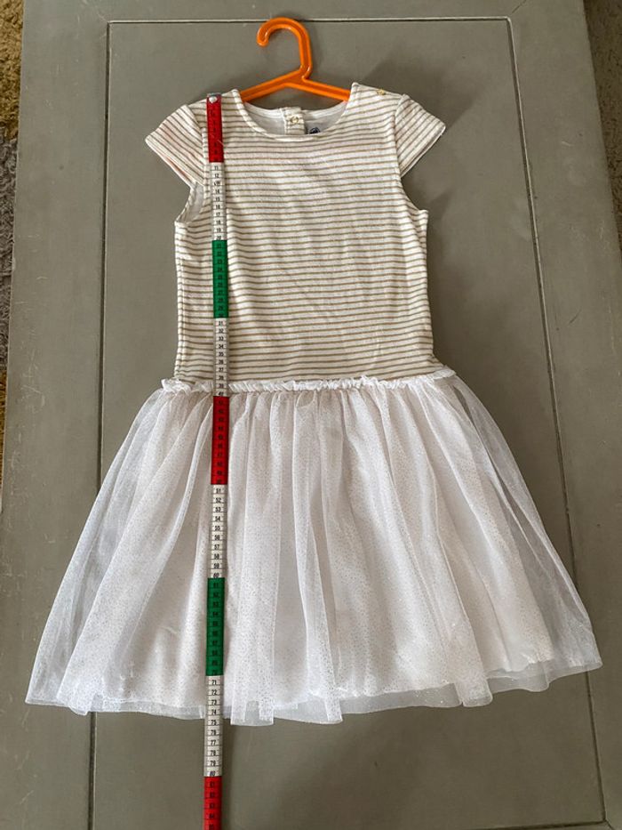 Robe Petit Bateau blanche et dorée à rayures avec jupe en tulle et paillettes taille 10 ans - photo numéro 16