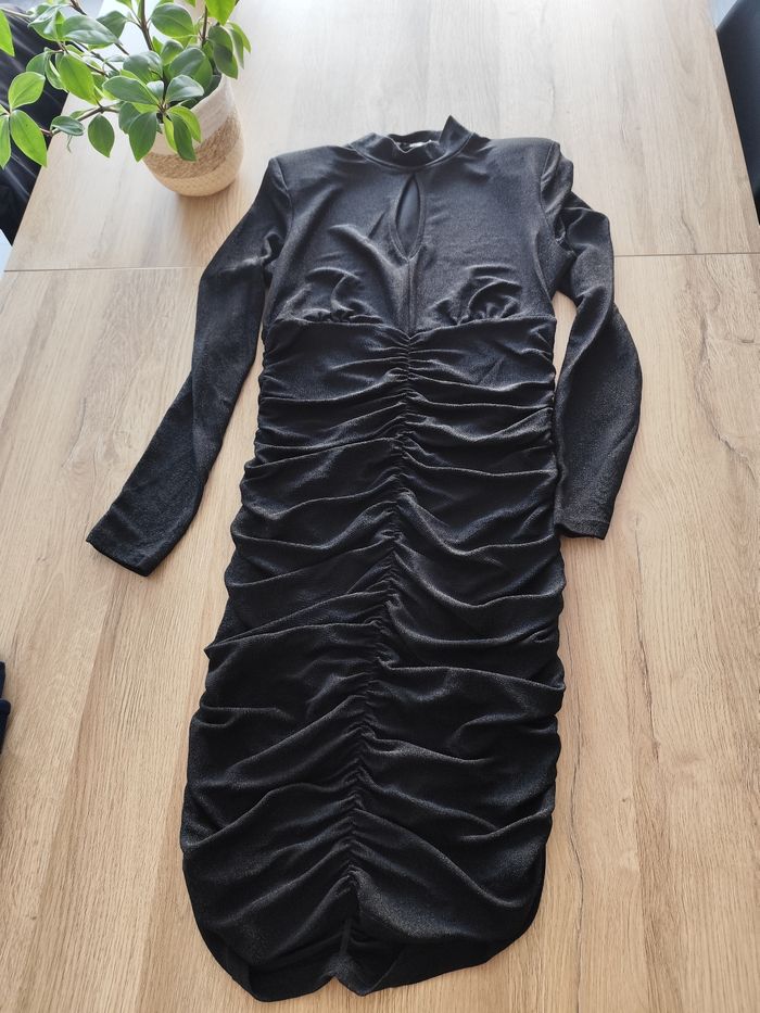 Robe de soirée noire - photo numéro 2