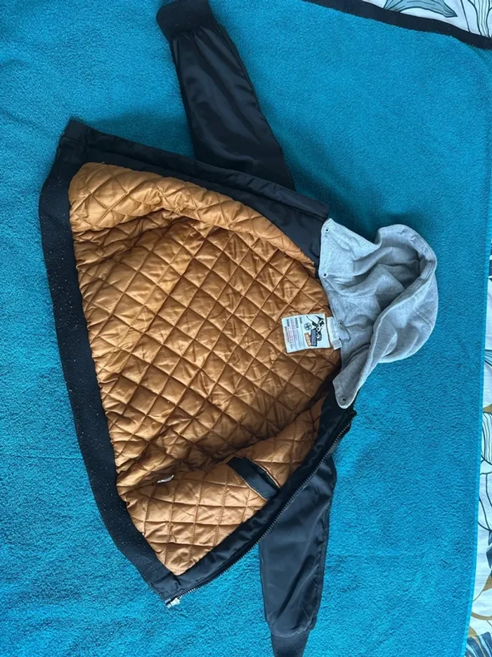 Vends veste taille 5 ans - photo numéro 4