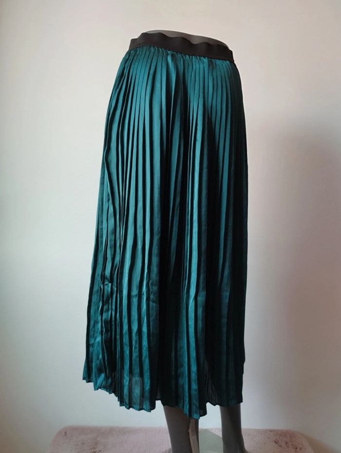 Jupe mi-longue plissée satinée Promod taille L - photo numéro 4