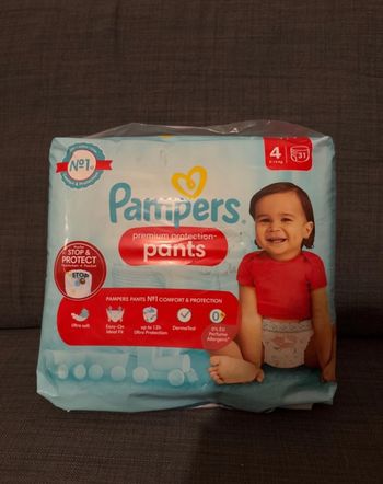 Couches Pampers T4