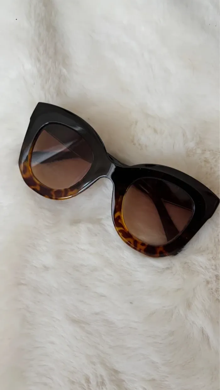 Lunettes de soleil marron