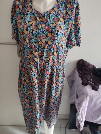 #kytie40femme. Robe manches courtes taille 40/42