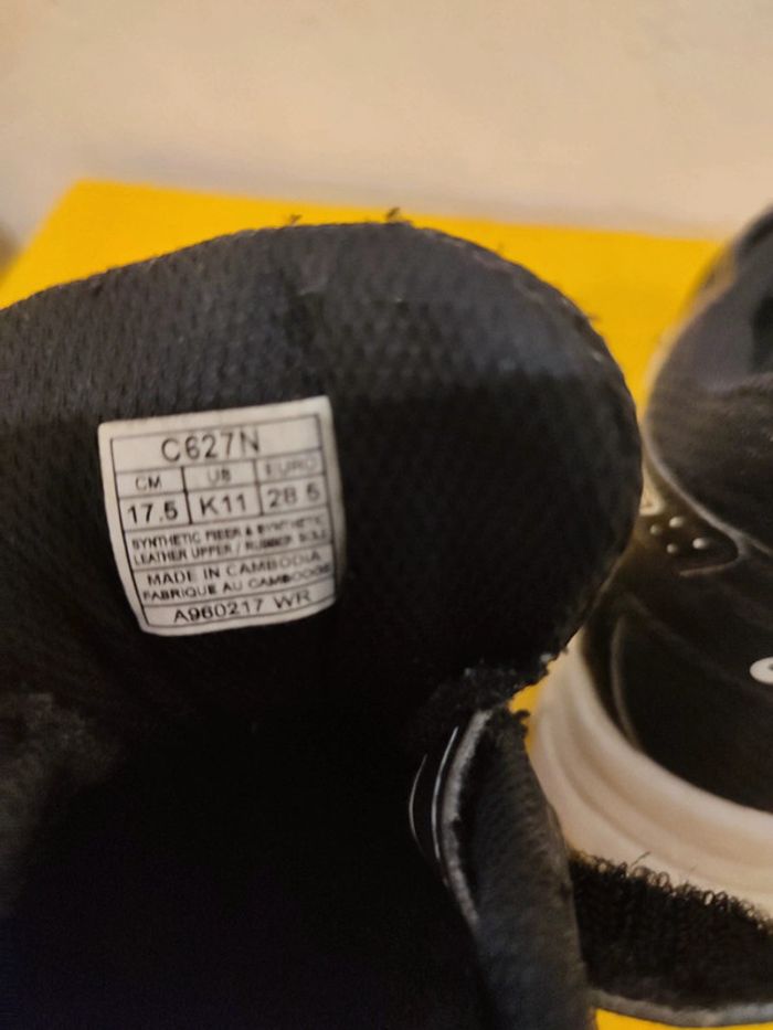 Baskets Asics enfants pointure 28.5 - photo numéro 5