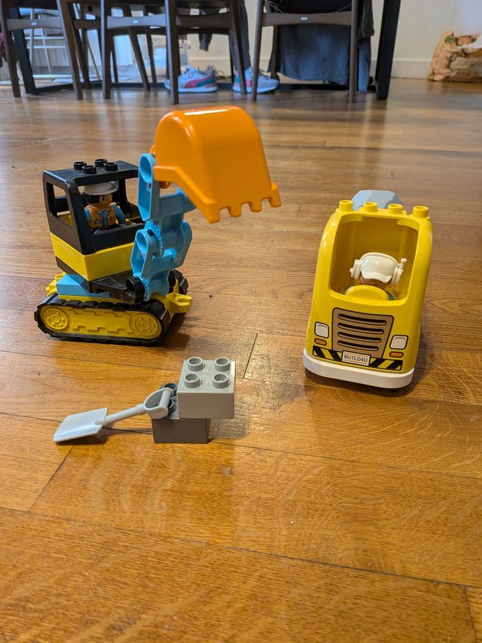 DUPLO Le camion et la pelleteuse #10931