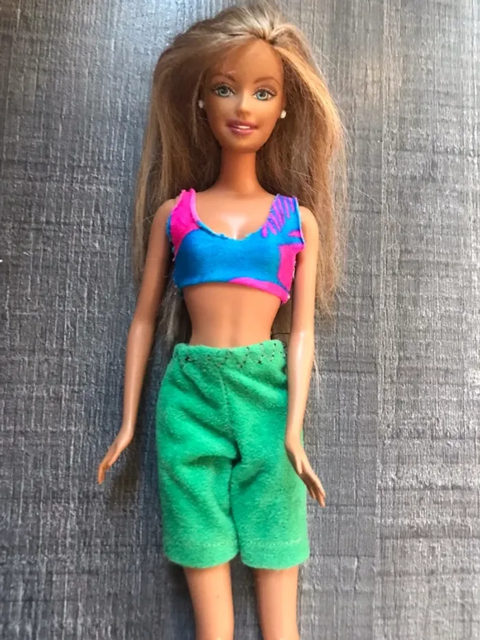 Barbie plus vêtements - photo numéro 6
