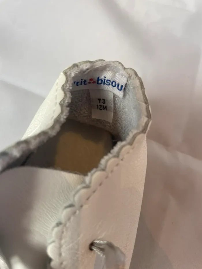 Paire de chaussures - photo numéro 3
